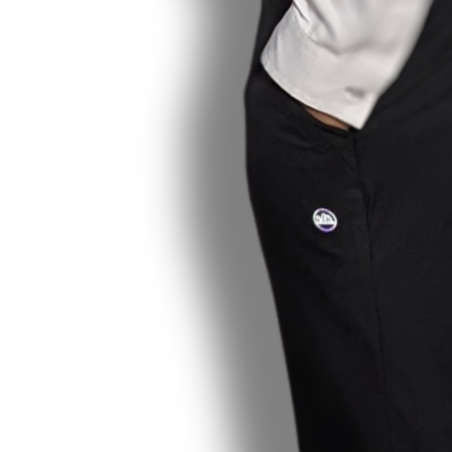 Reflective Logo on left front pocket